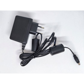 Original UMEC UP0181A-12PE Netzteil Ladegerät Stromadapter 12V 1.5A