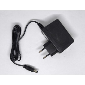 Оригинальное зарядное устройство (адаптер питания) UMEC UP0181A-15PE 15V 1.2A Оригинальное зарядное устройство (адаптер питания) UMEC UP0181A-15PE 15V 1.2A